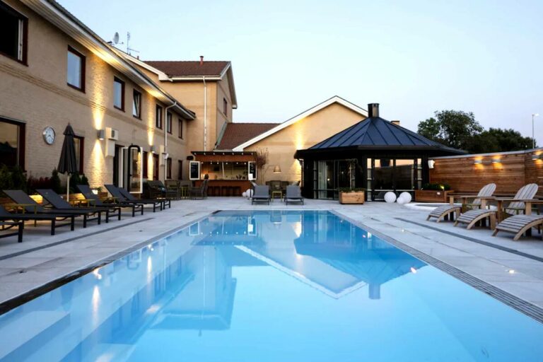 gb_pools_2210_central_17