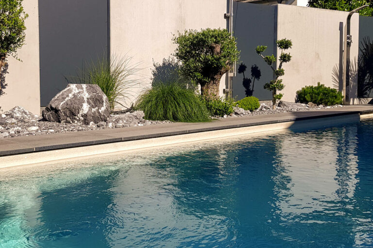 gb_pools_2210_compass_06